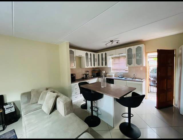 2 BEDROOM PROPERTY TO RENT IN WILGEHEUWEL